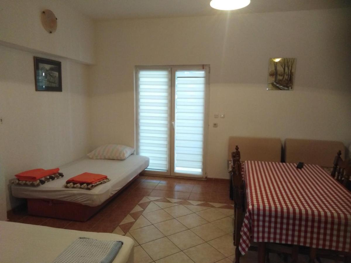 Apartman Ivica วีร์ ภายนอก รูปภาพ